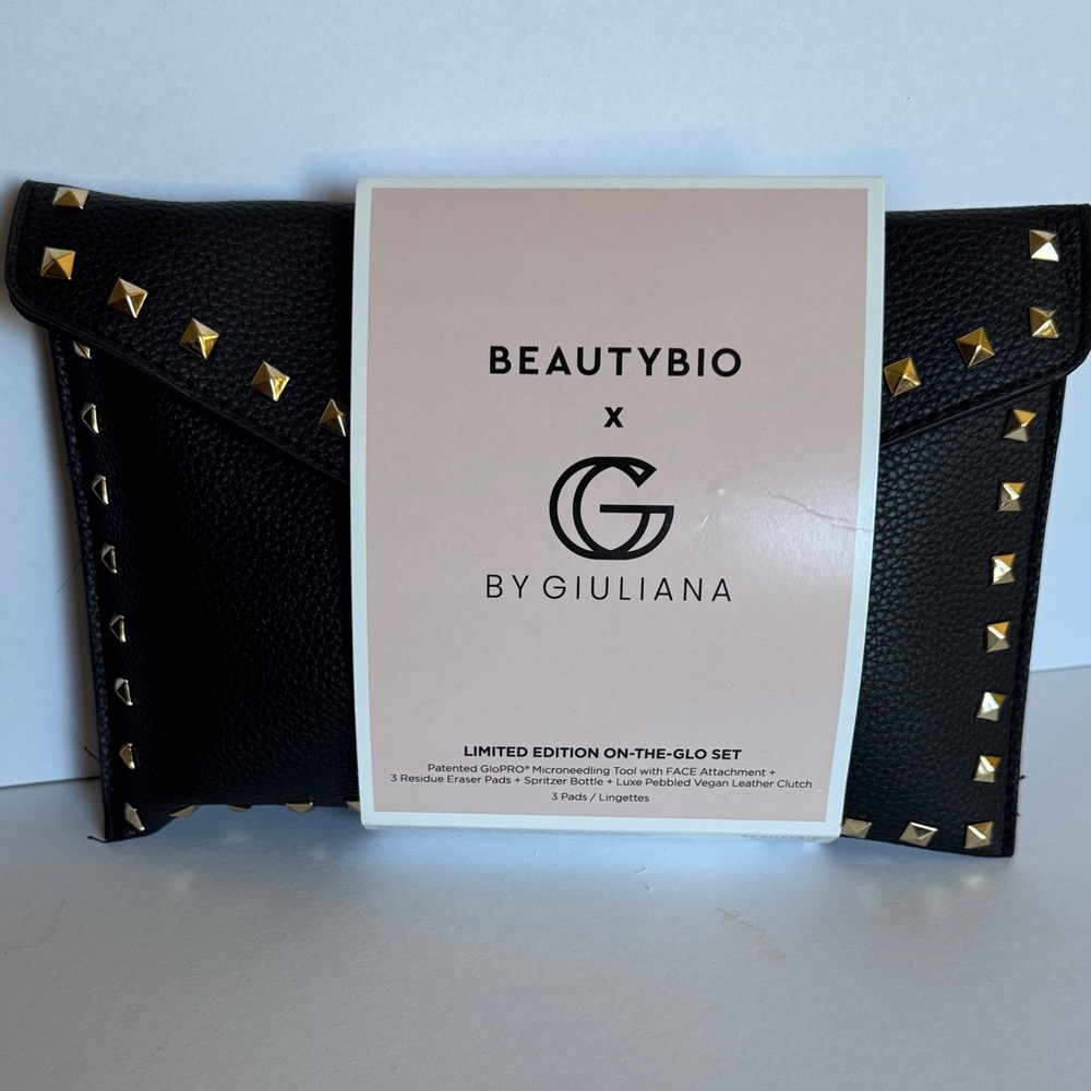 BeautyBio Microneedling  On The Glow Set w/Clutch